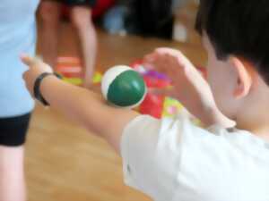 photo Atelier Cirque - Jeu de jonglage