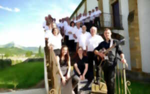 photo Choeurs basques avec Kanta Hergarai et avec une chorale de La Rochelle.