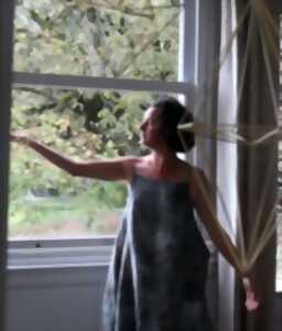 photo Les élèves de l'école de danse improvisent avec les «Himmelis