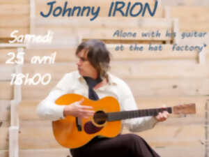 photo JOHNNY IRION ALONE WITH HIS GUITAR