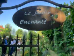 photo Entrons au jardin