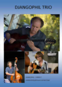 photo Concert Djangophil en trio à l'Ébénisterie en extérieur devant la salle