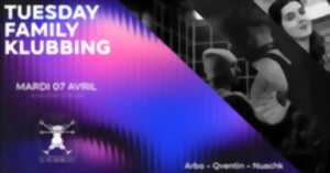 photo Tuesday Family Klubbing