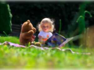 photo Lecture au potager au château de Cerisy-La-Salle