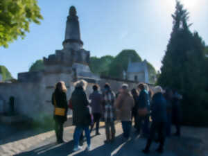 photo Rendez-vous Tours : Le cimetière la salle à la tombée de la nuit