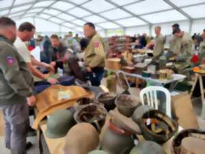 photo Bourse aux antiquités militaires