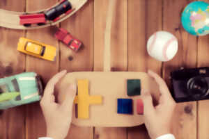 photo Bourse d'échanges de voitures miniatures, trains et jouets anciens