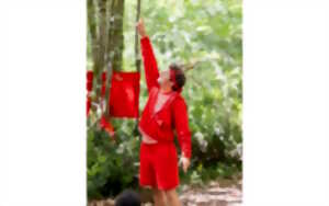 photo Spectacle en fôret : Petit quelqu'un