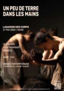 photo Un peu de terre dans les mains