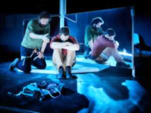 Théâtre - Une ombre vorace