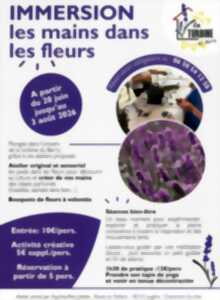 Atelier immersion les mains dans les fleurs