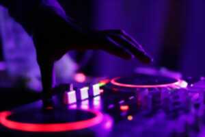Soirée mousse avec DJ Dams