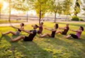 Séance de yoga en plein air