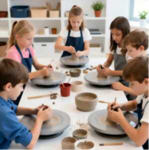 photo Stage de poterie jeunesse : tour de potier