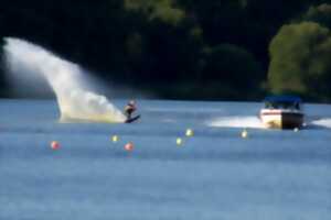 photo Compétition de ski nautique à The Beach Ski Academy