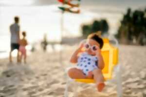 photo Bébés lecteurs à la plage