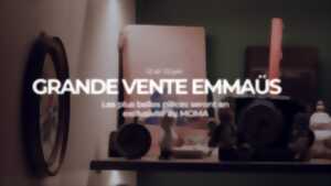 photo Grande vente vintage avec emmäus