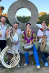 photo Festival au Village - L'Elephant Brass Machine - Concert Fanfare afro jazz