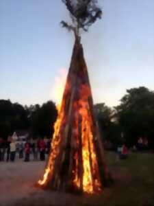 photo Feu de la Saint Jean et vide grenier aux Eyzies