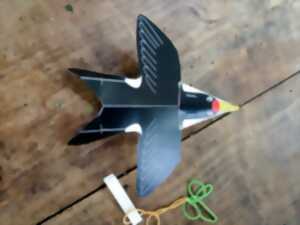 photo atelier avion japonais en forme de rapaces