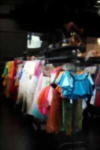 photo Vente exceptionnelle de costumes de scène