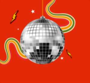 photo Lug'en 8 avec des musiciens locaux suivi d’un DJ
