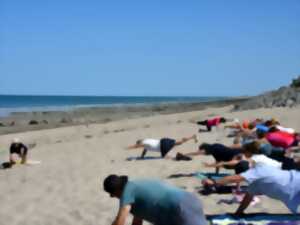 photo Stretching sur la plage