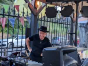 photo Les Franglais by Château de Gâteaux : Friday night is music night - Chris Kern