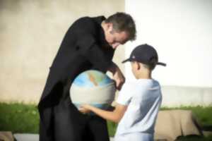 photo Cirk'en rue : Léon saves the world !