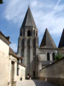 photo Visite guidée « La Collégiale Saint-Ours et ses restaurations : récit depuis le Moyen-Âge jusqu’en 2025 »