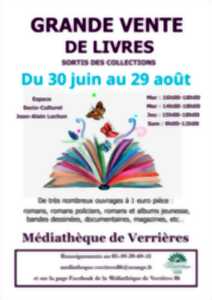 photo Grande vente de livres d'occasion sortis des collections