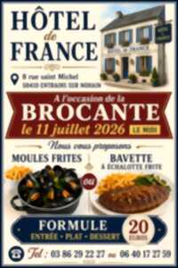 photo Formule spéciale à l'occasion du vide-grenier à l'Hôtel de France