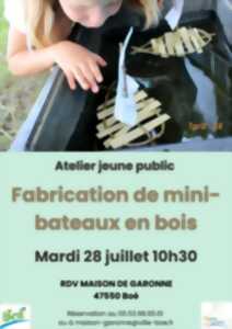 photo Atelier de fabrication de mini-bateaux en bois