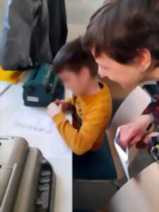 photo Lecture d’un livre tactile