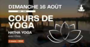 Cours de yoga sur rooftop au WakeKiki Bar