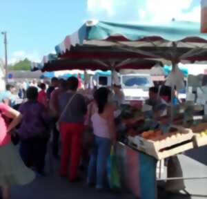 photo Marché hebdomadaire de Moulins-Engilbert