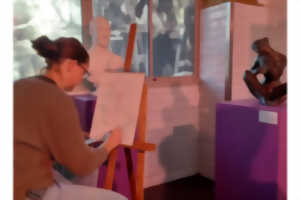 Grand cours de dessin au musée