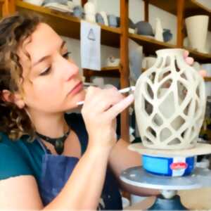 photo Visite-atelier adultes - Vase à double paroi - avec Inès Gil, céramiste