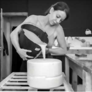 photo Visite-atelier adultes - Entre coulage et tessons : porcelaine recyclée - avec Gaële Design, céramiste