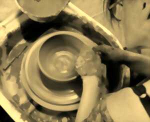 photo EN COULISSE, VISITE DE L'ATELIER DE POTERIE ET DÉMONSTRATION