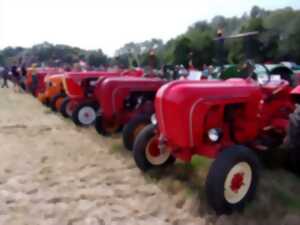 Exposition de tracteurs et machines agricoles anciens