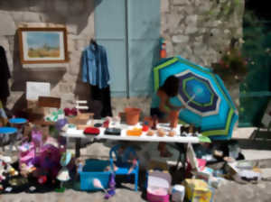 photo Vide-greniers & vide-dressing